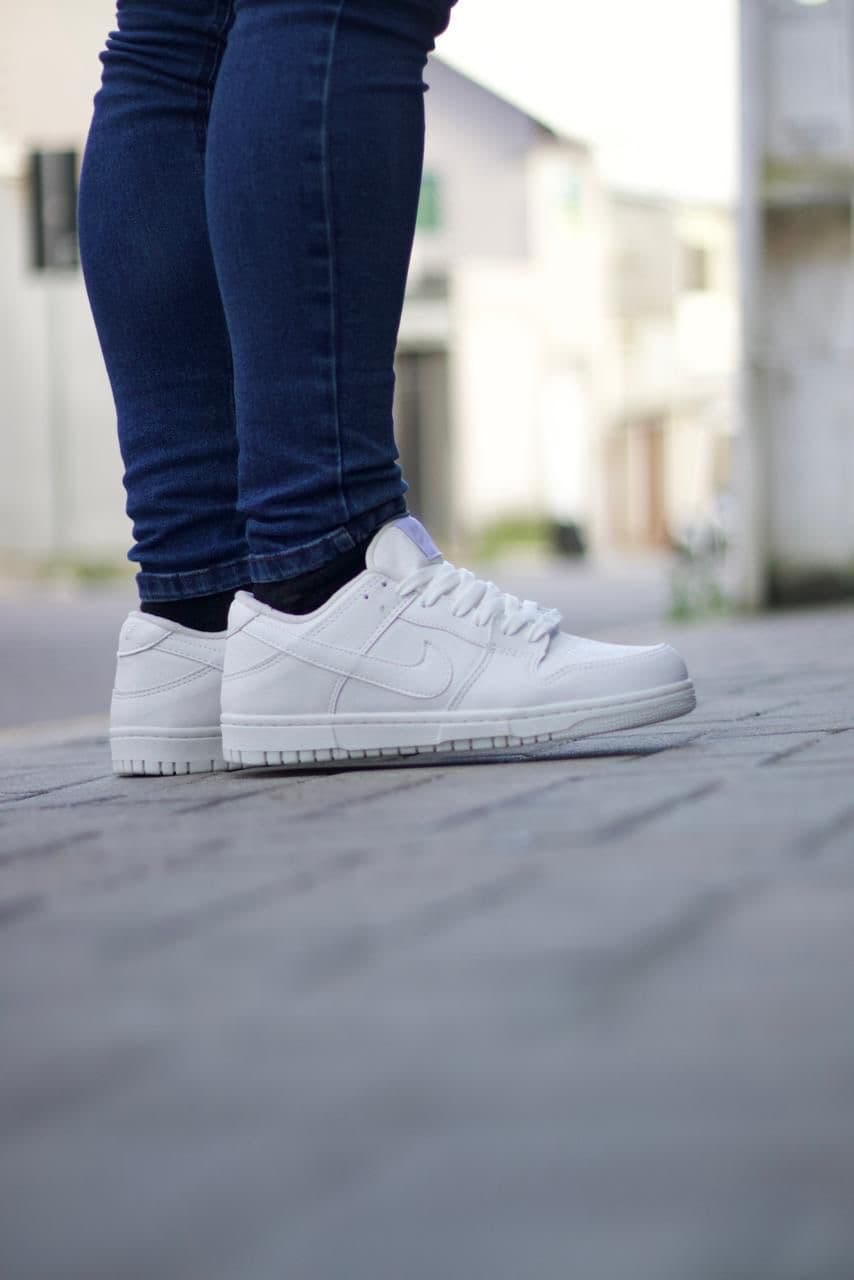 Nike Dunk Branco - Imagem 1
